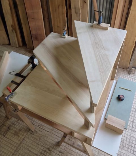 Fabricantes de escaleras de madera a medida en Murcia, detalle de acabado artesanal